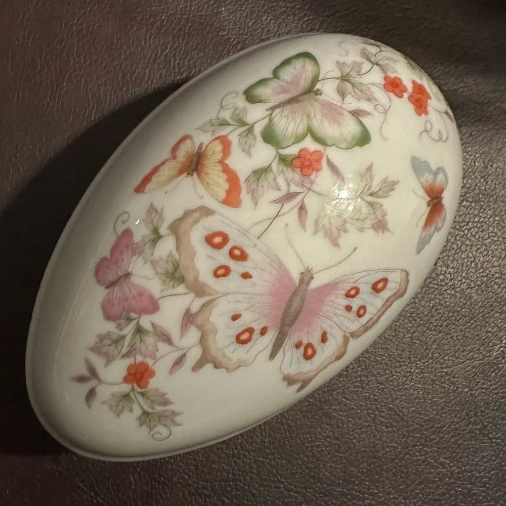 Avon butterfly egg trinket dish